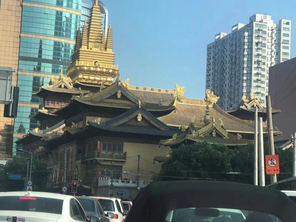 引誘少女并奸淫的行為構成什么罪？上海法律顧問帶您了解